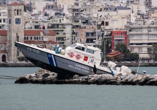 Βόλος: Πώς κατέληξε στα βράχια το σκάφος του λιμενικού – Τι λέει ο κυβερνήτης