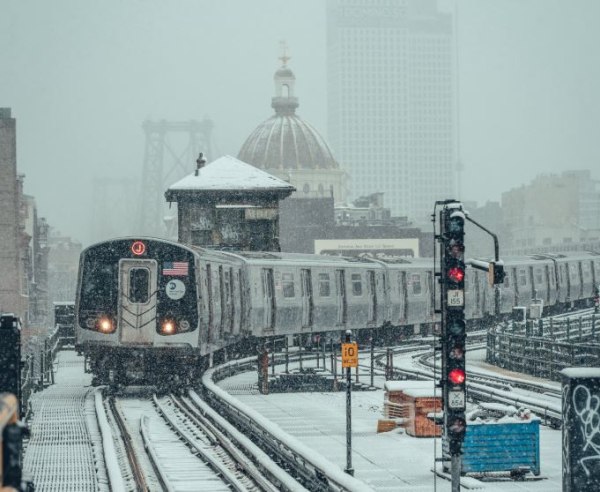 Σε κατάσταση συναγερμού 1 στους 7 Αμερικανούς με χιονοθύελλα να πλήττει μεγάλο μέρος των ΗΠΑ [βίντεο]