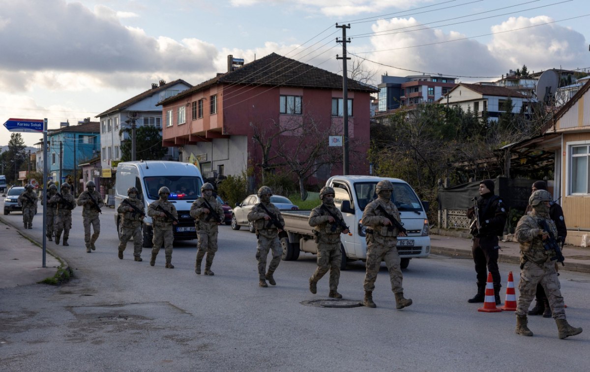 Τουρκία: Τρεις αστυνομικοί νεκροί σε μάχη με μέλη του ΙΚ στην επαρχία Γιάλοβα – Σκοτώθηκαν και έξι τζιχαντιστές