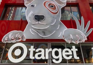 Target: Οι «χαμηλές πτήσεις» φέρνουν γκρίνια στους επενδυτές