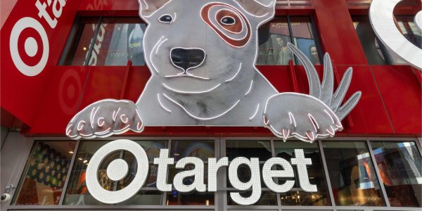 Target: Οι «χαμηλές πτήσεις» φέρνουν γκρίνια στους επενδυτές