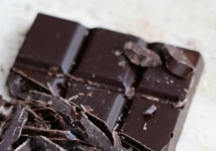 Το μυστικό της νεότητας κρύβεται στη μαύρη σοκολάτα;