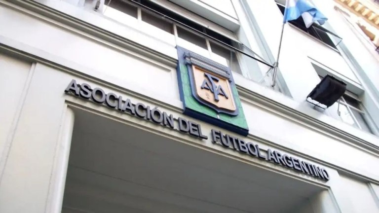 Σκάνδαλο-σεισμός στο αργεντίνικο ποδόσφαιρο: Πολυτελείς επαύλεις, εταιρείες-φαντάσματα και εκατομμύρια στο σκοτάδι