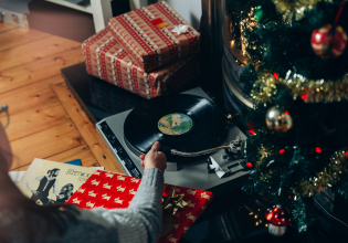 Αll I want for christmas…: Τα γιορτινά τραγούδια «παίζουν» με τα συναισθήματά μας