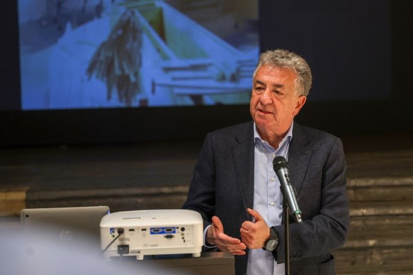 Προτεραιότητα για την περιφέρεια Κρήτης η αναγέννηση των Νεωρίων