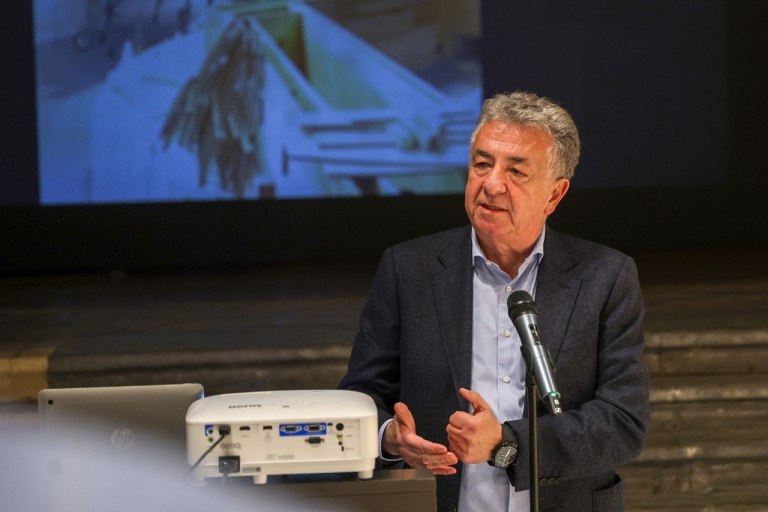 Προτεραιότητα για την περιφέρεια Κρήτης η αναγέννηση των Νεωρίων