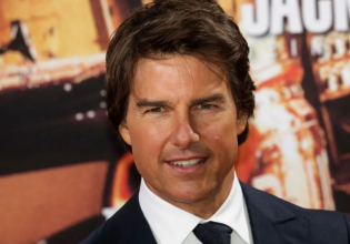 Ο Τομ Κρουζ χορεύει με ένα… φτυάρι στη νέα ταινία του – Οι πρώτες εικόνες