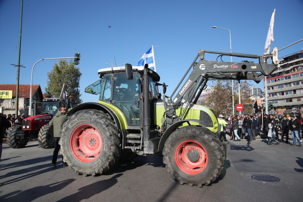 Δημοσκόπηση: «Πληγώνουν» την κυβέρνηση οι κινητοποιήσεις των αγροτών – «Κομμένοι» δρόμοι, «κομμένα» ποσοστά