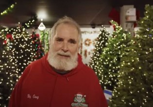 «Οι Έμποροι της Χαράς»: 5 οικογένειες πωλητών χριστουγεννιάτικων δέντρων στη Νέα Υόρκη σε ντοκιμαντέρ