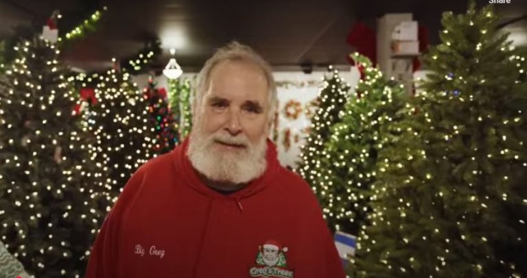 «Οι Έμποροι της Χαράς»: 5 οικογένειες πωλητών χριστουγεννιάτικων δέντρων στη Νέα Υόρκη σε ντοκιμαντέρ