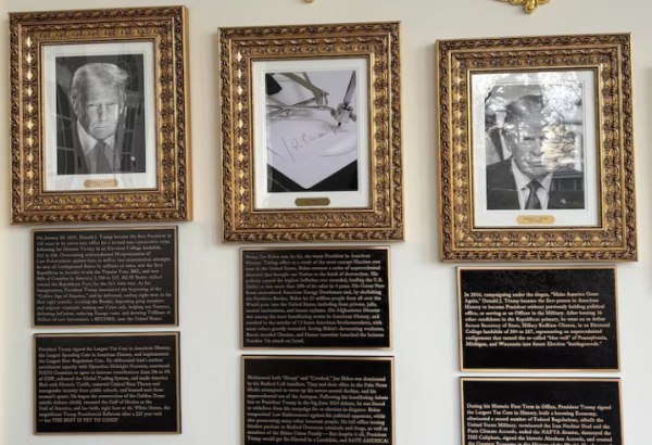 Ο Τραμπ γράφει κάτω από πορτρέτο του Μπάιντεν: «Ο χειρότερος πρόεδρος στην αμερικανική ιστορία»