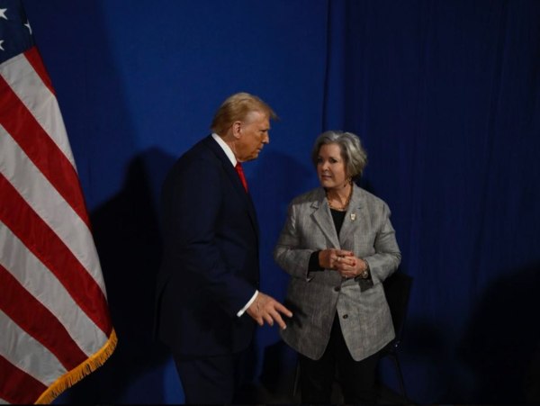 Η προσωπάρχης του Τραμπ, Σούζι Γουάιλς, λέει πως ο πρόεδρος «έχει την προσωπικότητα ενός αλκοολικού»