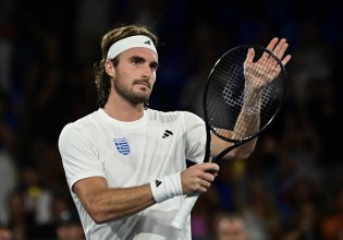 Μπαντόσα ήταν και… πάει: Ο Τσιτσιπάς «συνελήφθη» σε τρυφερό τετ-α-τετ με τη νέα του σύντροφο (vid)