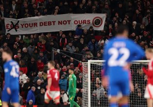 Χρέος-μαμούθ στη Μάντσεστερ Γιουνάιτεντ: Σχεδόν 1,5 δισ. ευρώ την «πνίγουν»