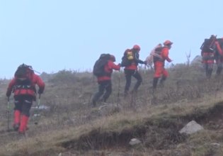 Βαρδούσια: «Πιθανότατα έχασαν τον προσανατολισμό τους» – Με συνδρομή ελικοπτέρου η μεταφορά των νεκρών ορειβατών