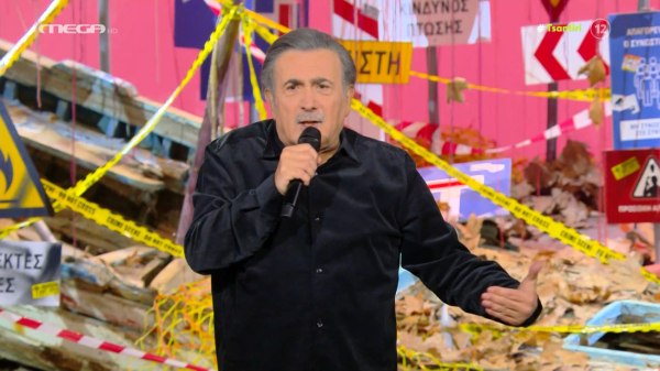 «Είστε η κυβέρνηση του Φραπέ, του Χασάπη και της Ferrari» – Το σαφές μήνυμα του Λάκη Λαζόπουλου μέσα από το «Αλ Τσαντίρι Νιούζ»