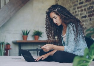 Αυτές είναι οι παγίδες που κρύβουν οι online αγορές