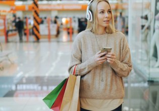 Η νέα γενιά οδηγεί τις πωλήσεις – Πώς βοηθάει το ΑΙ τις επιχειρήσεις