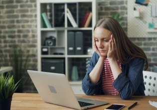 Λιγότερη δουλειά, περισσότερος τζόγος για την Gen Z