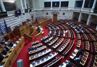Προϋπολογισμός: Τρίτη ημέρα αντιπαραθέσεων – Βαριά η σκιά του αγροτικού στη Βουλή