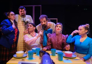 «Ο Κύριος Βρομύλος» του Ντ. Ουάλιαμς: Εορταστικές έξτρα παραστάσεις στην Παιδική Σκηνή του Θεάτρου Τέχνης