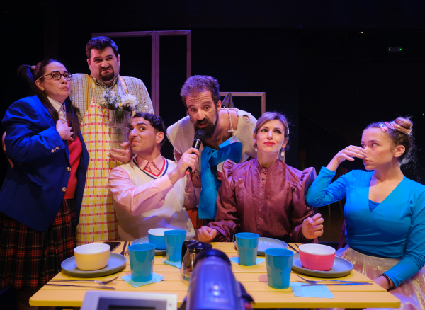 «Ο Κύριος Βρομύλος» του Ντ. Ουάλιαμς: Εορταστικές έξτρα παραστάσεις στην Παιδική Σκηνή του Θεάτρου Τέχνης