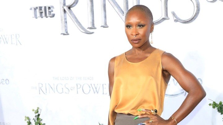 Σίνθια Ερίβο: Τιμήθηκε με το βραβείο Κερκ Ντάγκλας στο Φεστιβάλ της Σάντα Μπάρμπαρα