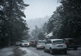 Καιρός: Καταιγίδες την Τρίτη και «βουτιά» του υδράργυρου από Τετάρτη – Πότε θα χιονίσει στην Αττική