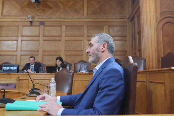 Πηγές ΠΑΣΟΚ: Κατέρρευσε η προσπάθεια της ΝΔ να συνδέσει τον Μανόλη Χνάρη με το σκάνδαλο του ΟΠΕΚΕΠΕ