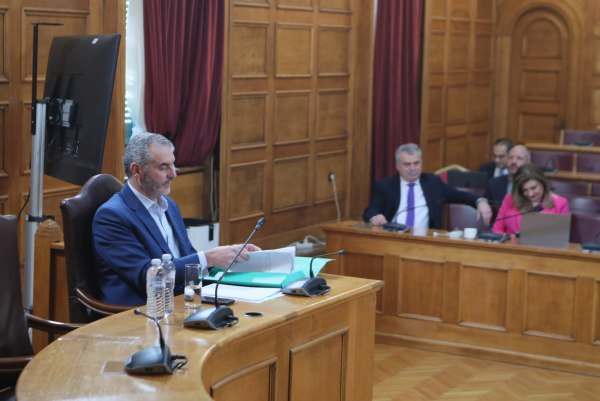 Πηγές ΝΔ: Ο Μανόλη Χνάρης «αδειάζει» το ΠΑΣΟΚ – «Καταρρίφθηκε εκ των έσω το βασικό αφήγημα»