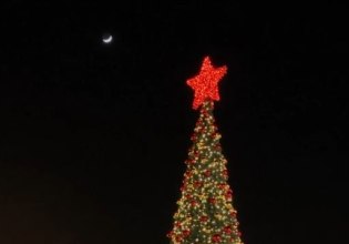 Σε κλίμα Χριστουγέννων ο πλανήτης: Εορτασμοί και ευχές από τη Βηθλεέμ μέχρι την Αυστραλία