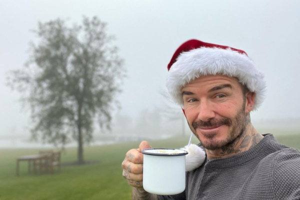 Χριστούγεννα με τους Μπέκαμ: Πεντικιούρ, Spice Girls και η αλήθεια για την κόντρα με τον Μπρούκλιν