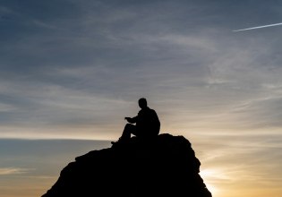 Άκρως Ζωδιακό: Τα Do’s και Don’ts στα ζώδια σήμερα [Δευτέρα 15.12.2025]