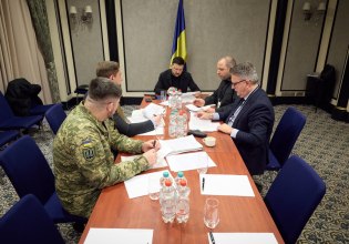 Ουκρανία: Ο συμβιβασμός και το αίτημα του Ζελένσκι στις συνομιλίες του Βερολίνου