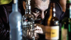 «Ιβάνoφ», σε σκηνοθεσία Γιάννη Χουβαρδά στο Δημοτικό Θέατρο Πειραιά