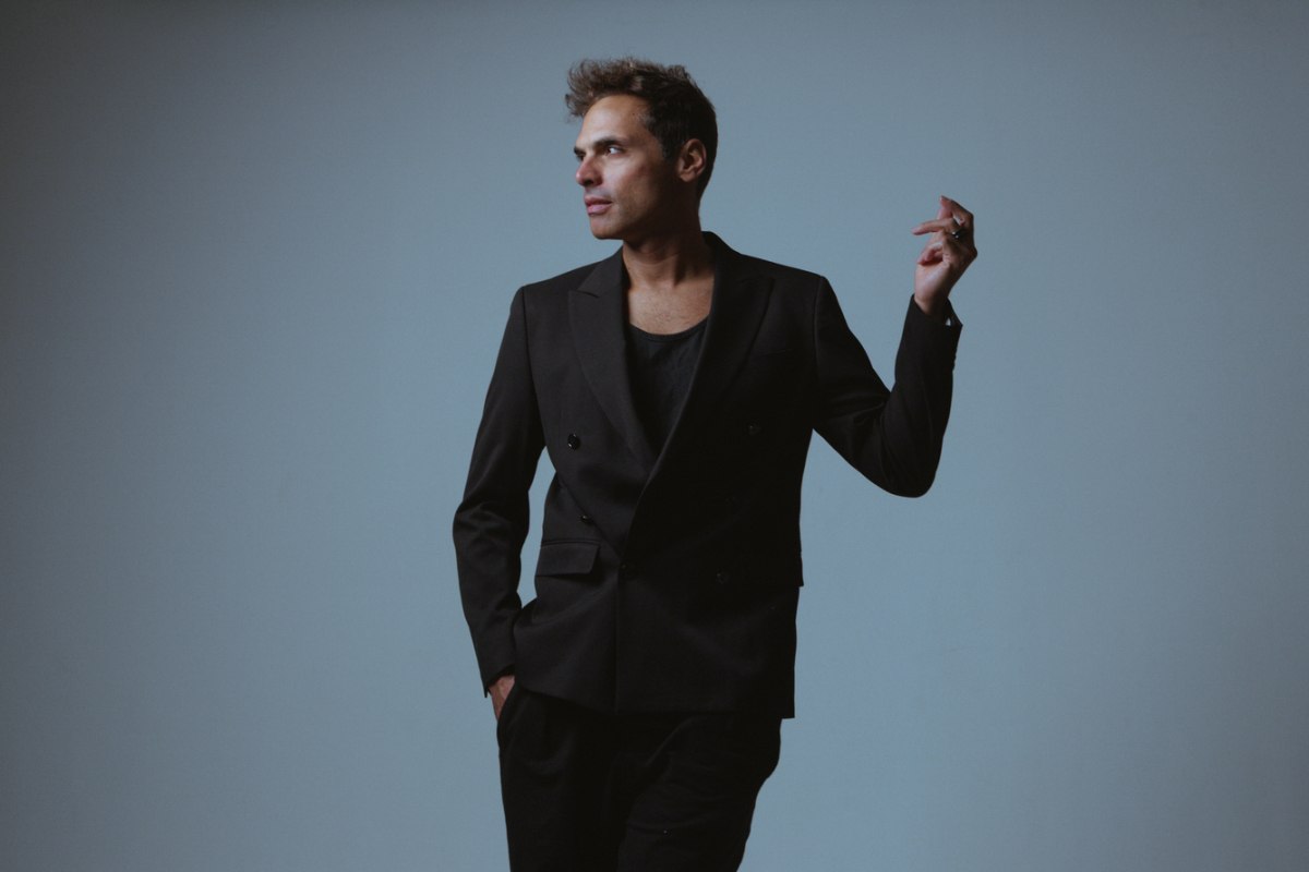 Ο Γιώργος Παπαγεωργίου και οι Polkar σε μια πρωτοχρονιάτικη εμφάνιση στο Block 33