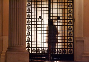 Το μίσος της κυβέρνησης Μητσοτάκη για τη θεσμική κανονικότητα