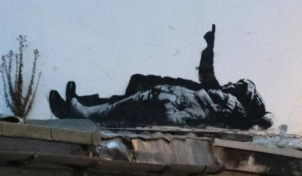 Λονδίνο: Ο Banksy έφτιαξε δύο νέα –πανομοιότυπα- έργα στο Λονδίνο