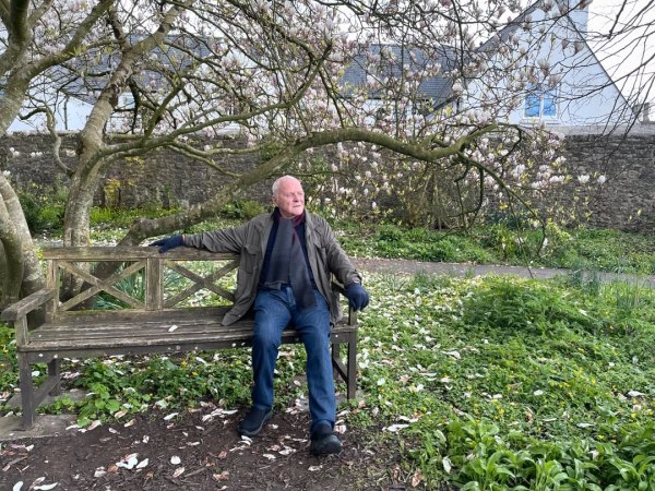 «Το μόνο μου πρόβλημα ήταν ότι περνούσα πάρα πολύ καλά»: Ο Άντονι Χόπκινς  γιορτάζει 50 χρόνια νηφαλιότητας