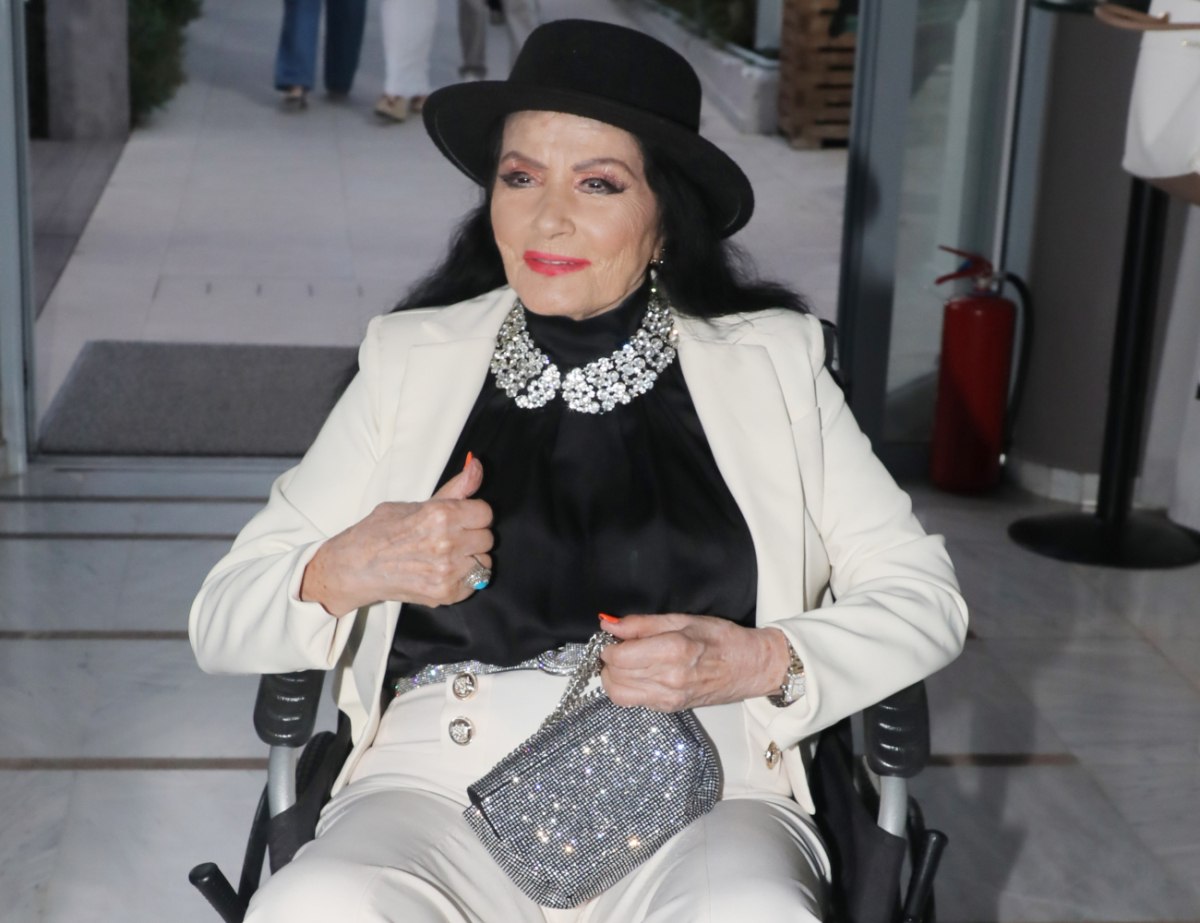 Πήρε εξιτήριο και αναρρώνει στο σπίτι η Ζωζώ Σαπουντζάκη – «Γράψανε ότι απεβίωσε και αυτό είναι τρομερό»