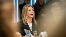 Το Μαξίμου «διαβάζει» την Μαρία Καρυστιανού