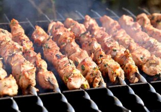 Δραπετσώνα: Γνωστός σουβλατζής συνελήφθη για διακίνηση ναρκωτικών – Πώς τον έπιασαν