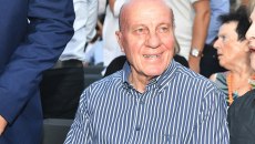 Μίμης Δομάζος: Η συγκινητική ανάρτηση από τις κόρες του για τον έναν χρόνο από τον θάνατο του