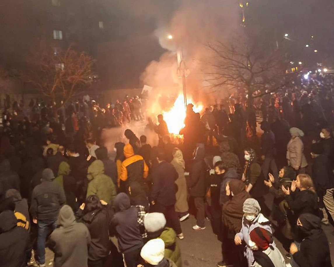 Ιράν: Προσωρινή αποκατάσταση των διεθνών κλήσεων – «Λιγότερες οι διαδηλώσεις στην Τεχεράνη», λένε κάτοικοι