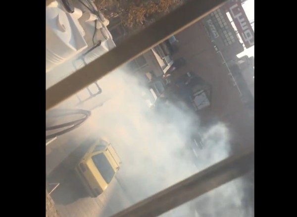 Ιράν: Ρίψη δακρυγόνων σε διαδηλωτές δίπλα σε νοσοκομείο – Εκτελέστηκε άνδρας με την κατηγορία της κατασκοπείας