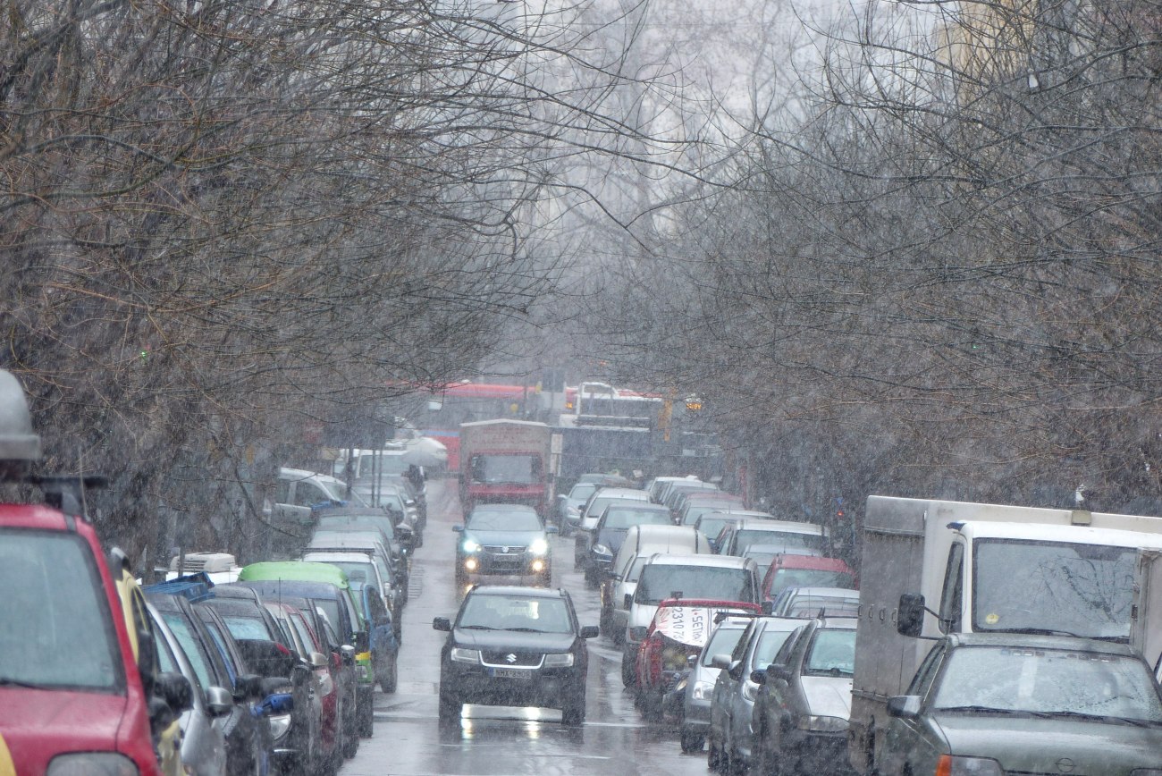 Καιρός: Πέφτει κι άλλο η θερμοκρασία την Κυριακή – Πού θα σημειωθούν βροχές και χιονοπτώσεις