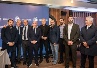 Ο Γιάννης Μώραλης στην εκδήλωση βραβεύσεων των κορυφαίων αθλητών για το 2025 του Ιστιοπλοϊκού Ομίλου Πειραιώς