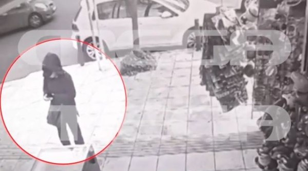 «Με ρώτησε αν αγοράζω χρυσό» αποκάλυψε η χρυσοχόος που είδε την 16χρονη Λόρα