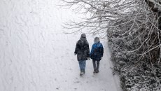 Καιρός: Νέο κύμα κακοκαιρίας με βροχές και χιόνια – Τι προβλέπουν τέσσερις μετεωρολόγοι