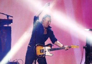 Streets of Minneapolis: Ο Μπρους Σπρίνγκστιν για τα θύματα της ICE και τον κόσμο που αντιστέκεται